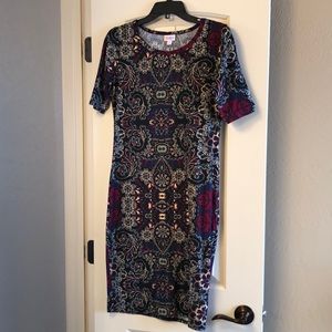 Beautiful LuLaRoe Julia size S